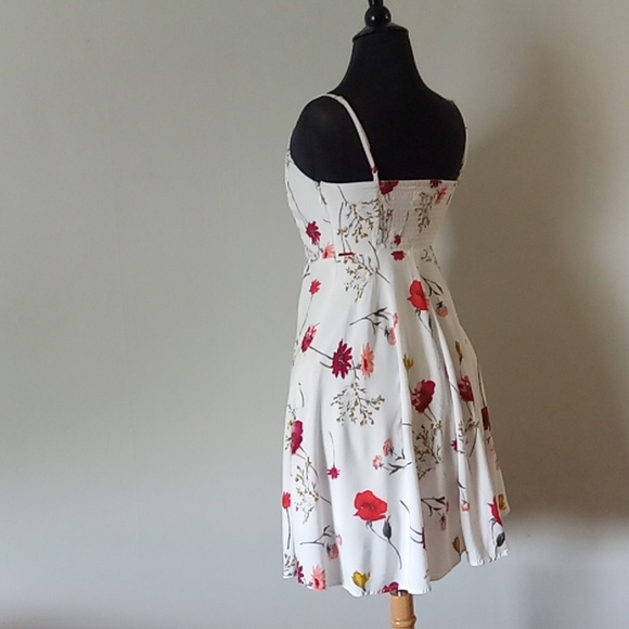 Old Navy ivory knee length floral print  sundress with adjustable straps - Picture 4 of 7
